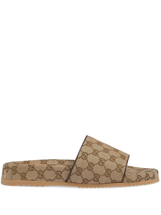 Sandalias Gucci con motivo GG Supreme